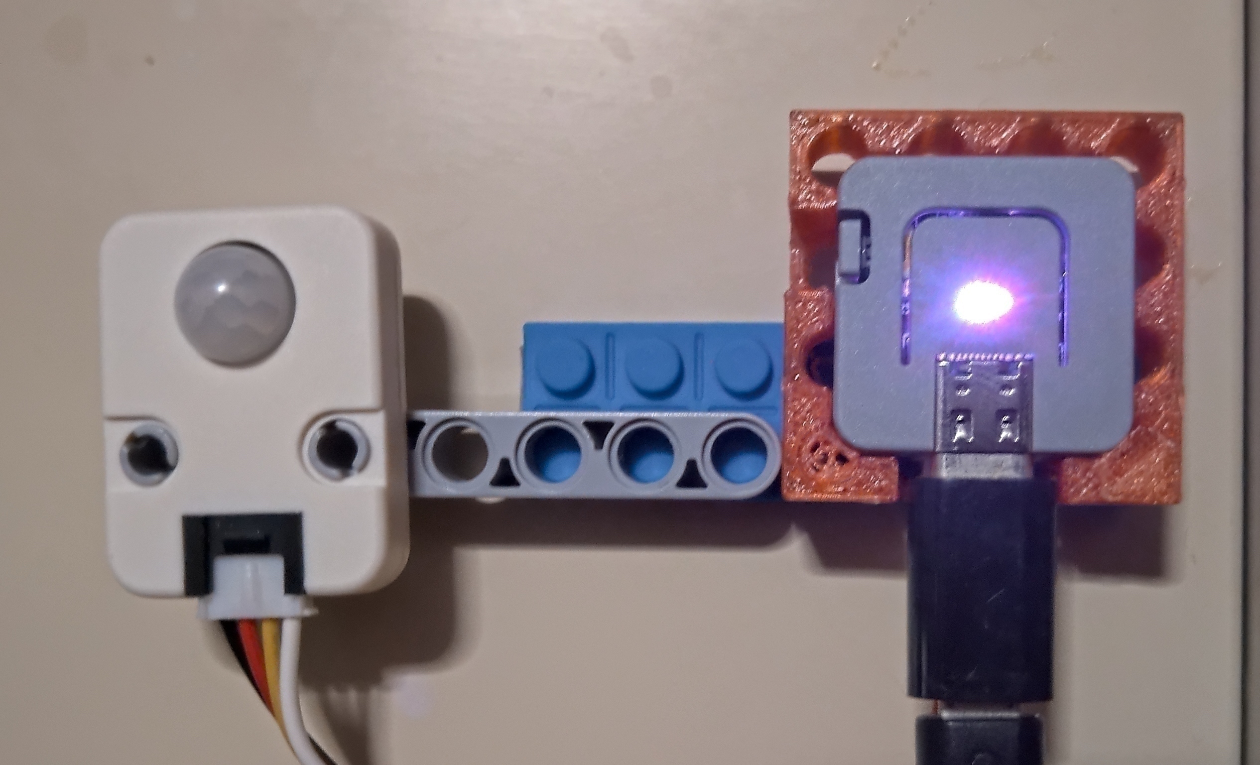 M5Atom, PIR Unit, SwitchBotで照明に人感センサーをつける